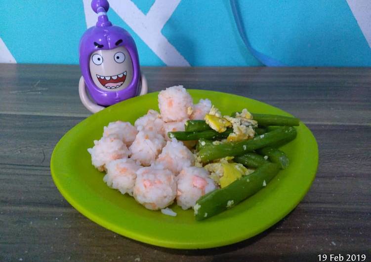 Bagaimana Menyiapkan Salmon rice ball (resep blw 11 months) yang Sempurna