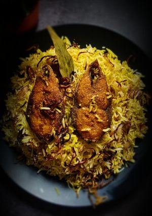 A picture of ইলিশ বিরিয়ানি.