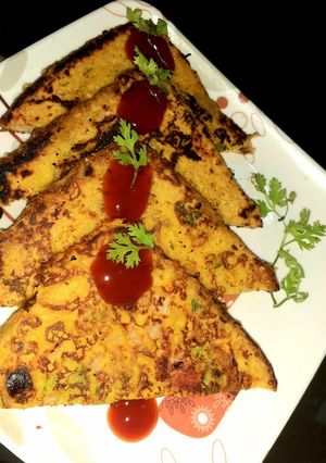 A picture of Bread toast on tawa.