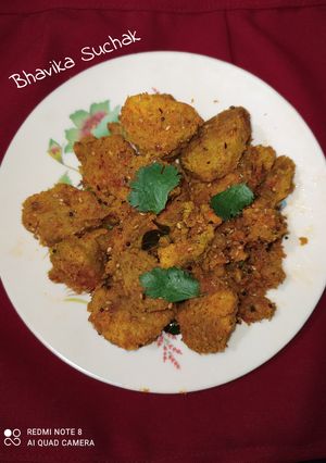 દૂધીના મુઠિયા(Dudhi Muthiya Recipe in Gujarati) રેસીપી મુખ્ય ફોટો