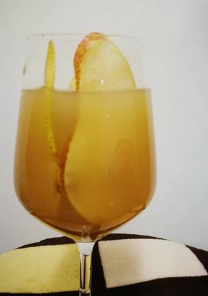 A picture of Pear and ginger shrub.
