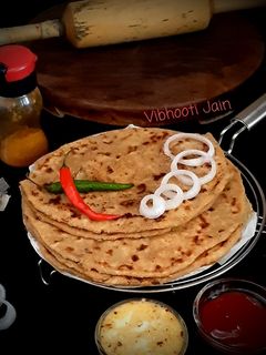 ऑल टाइम फ़ेवरेट चटपटे आलू प्याज़ के परांठे(aloo pyaz k parathe recipe in hindi) रेसिपी मुख्य फोटो