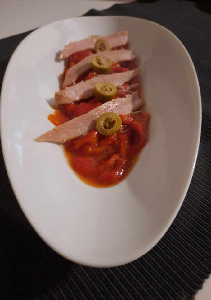 Una foto de Ensalada de pimiento con ventresca
