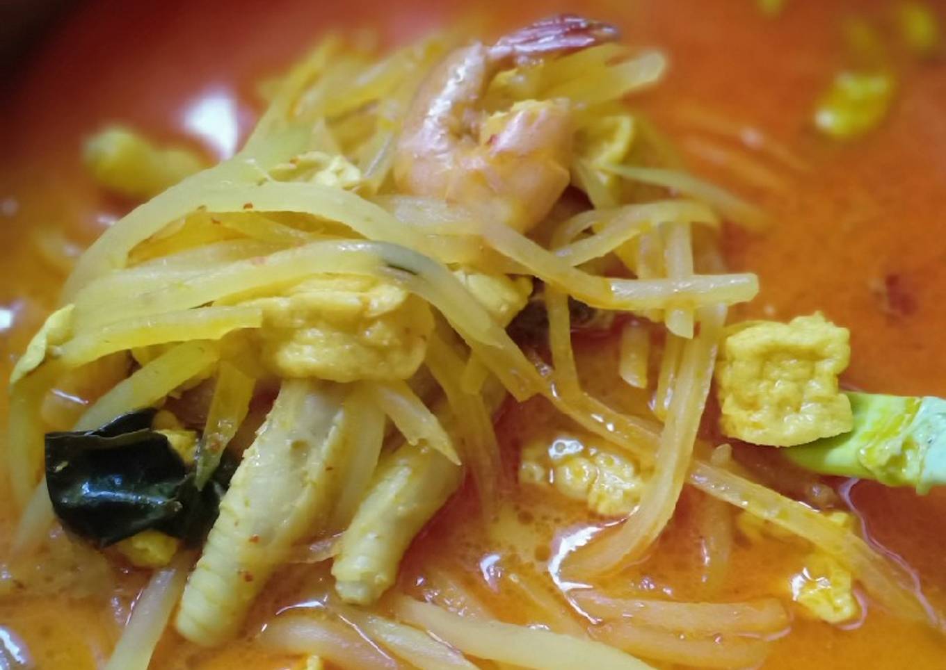 Lodeh pepaya muda mix tahu tempe udang & ceker