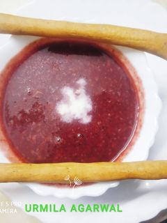 काली गाजर और बीटरूट सूप(Kali gajar aur beetroot ka soup recipe in Hindi) रेसिपी मुख्य फोटो