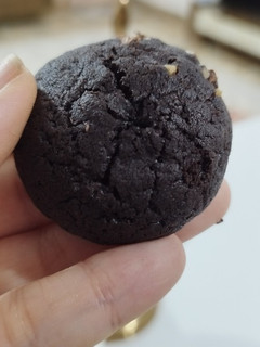 عکسی از دستور کوکی شکلاتی گردویی😍♥️