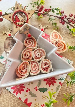 Une photo de Roulé apéritif saumon fumé Boursin®️ pour Noël