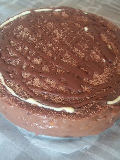 Una foto de Tarta de flan de chocolate y galletas