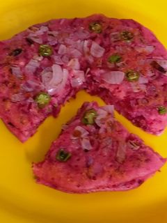 બીટ રૂટ ઉત્તપમ (Beetroot Uttapam Recipe In Gujarati) રેસીપી મુખ્ય ફોટો