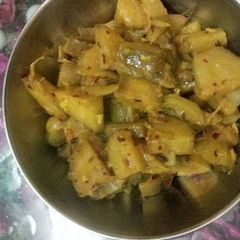 A picture of Kachha kele ki sabji.