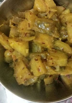 A picture of Kachha kele ki sabji.