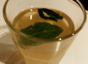 Una foto de Té de Miel, Menta y Jengibre