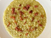 Una foto di risotto pancetta