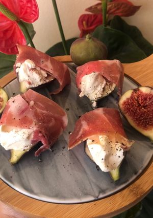 O poză a rețetei Smochine cu brânză și jambon!.