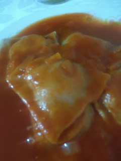 Una foto de Raviolones integrales veganos de calabaza