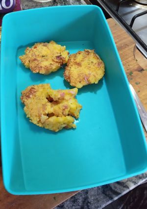 Una foto de Milanesas de sobras con polenta y lo que encontré