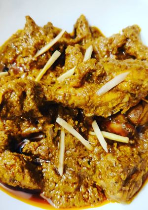 A picture of Saag Chicken or Palak Murg.