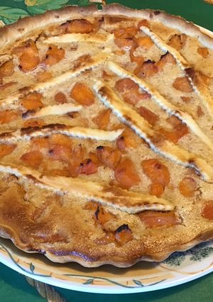 Une photo de Tarte aux abricots et crème d'amandes (pâte brisée épeautre abricot vanille)