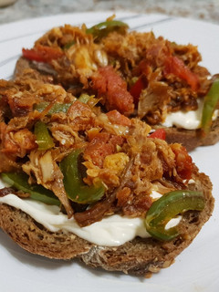 Una foto de Tosta de ropa vieja