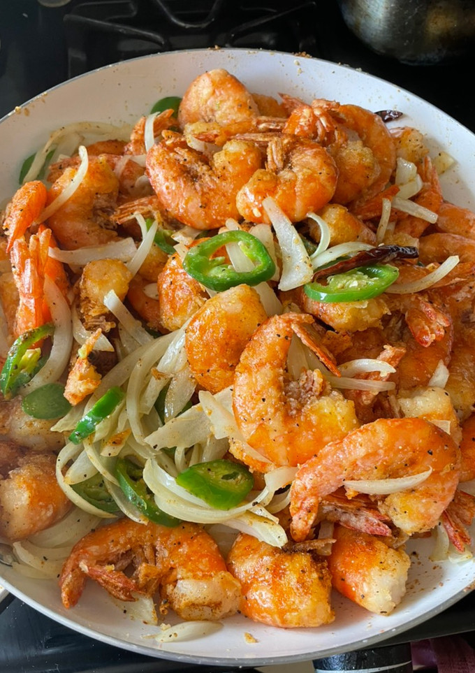 Una foto de Camarones fritos con jalapeño