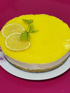 Una foto de Tarta fría de queso y limon apta para celíacos