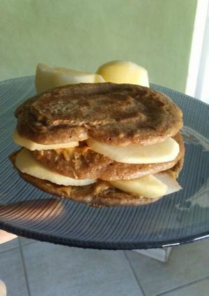 Una foto de Pancakes de almendras y algarroba🦋