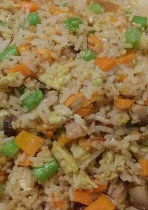 A picture of Yeung Chow Fried Rice.