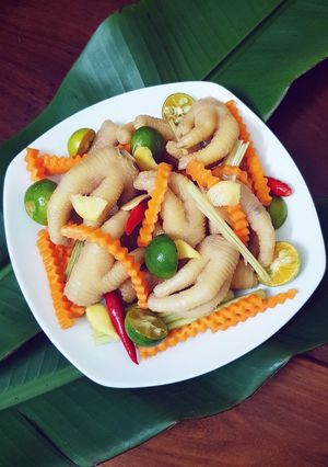 Hình của món Chân Gà Sả Tắc.