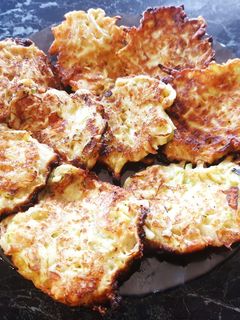 Фото Кабачковые оладьи с сыром.