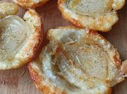 Une photo de miel d'acacia
