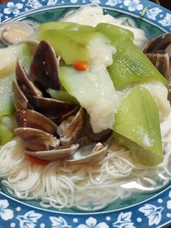 【愛在家裡麵x好勁道】絲瓜蛤蜊麵線 的食譜成品照片