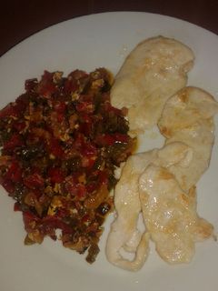 Una foto de Salteado de verdura con filetes de pollo