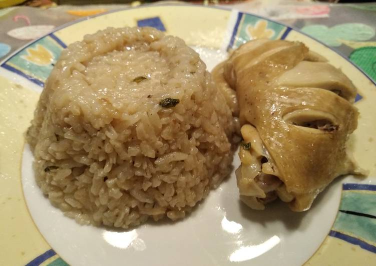 Resep Day.12 Nasi Ayam Hainan ala ricecooker #BikinRamadanBerkesan yang Lezat