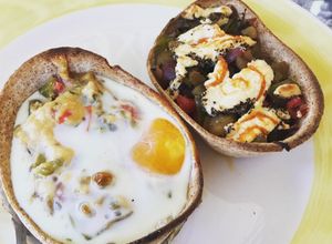 Una foto de Barquitas integrales rellenas de verduras