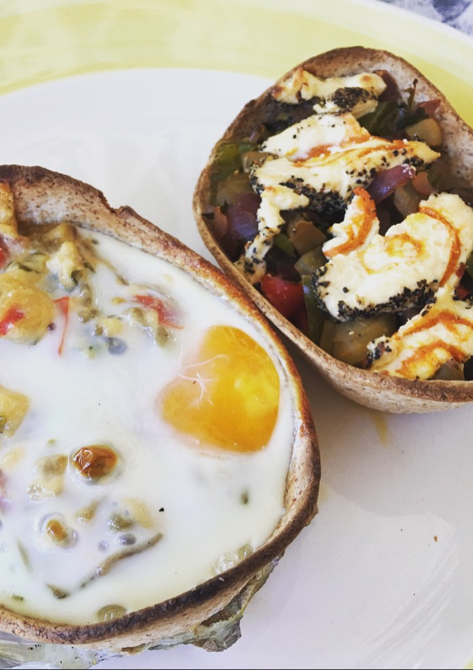 Una foto de Barquitas integrales rellenas de verduras