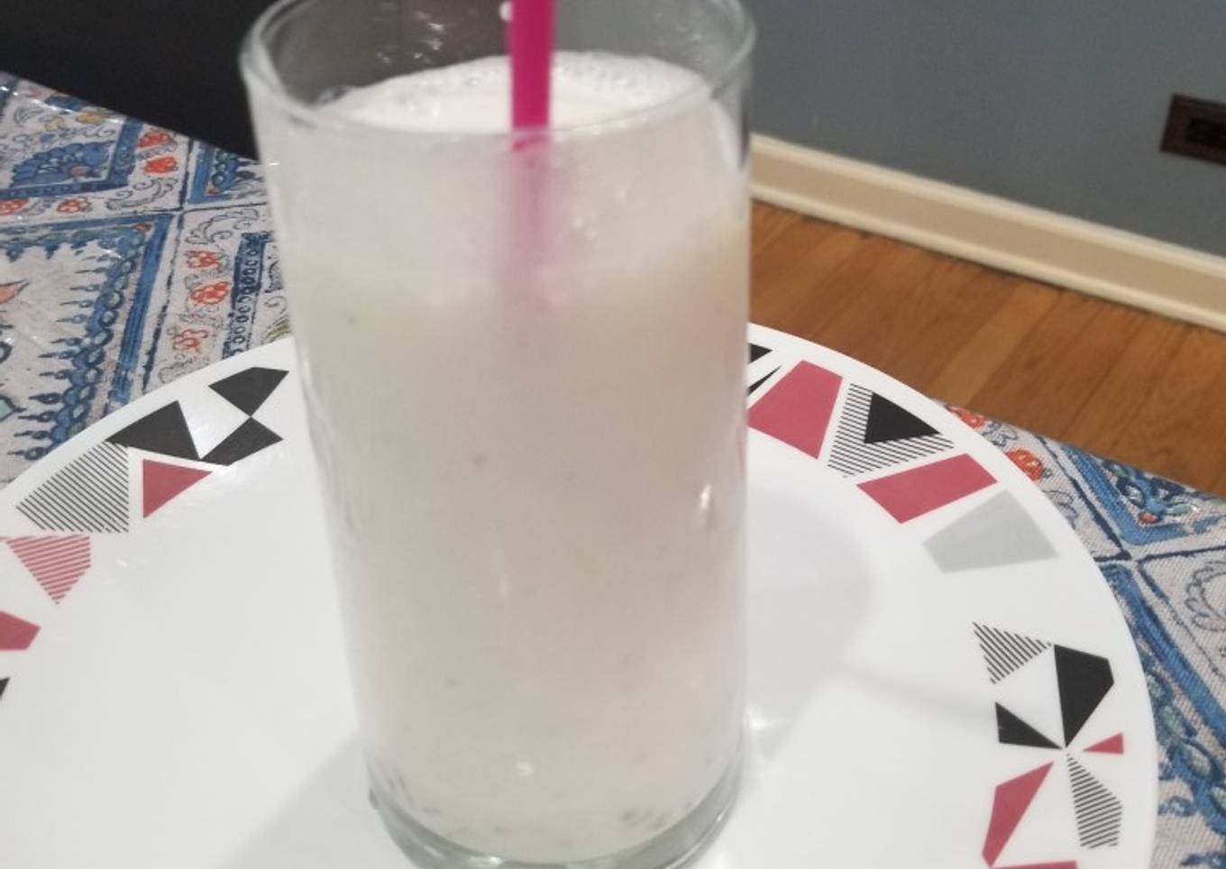 Yogurt with date &almond lassi