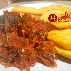 A picture of Fried Sweet potatoes and peppered fish.