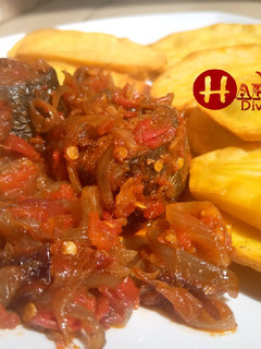A picture of Fried Sweet potatoes and peppered fish.