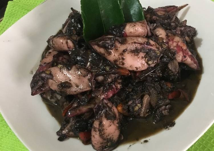 Cumi masak hitam #Ketopad
#PekanInspirasi
#BikinRamadanBerkesan