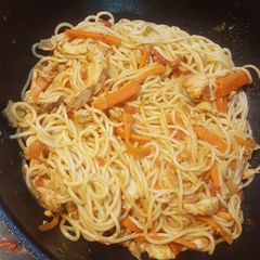 A picture of Chicken chowmein.