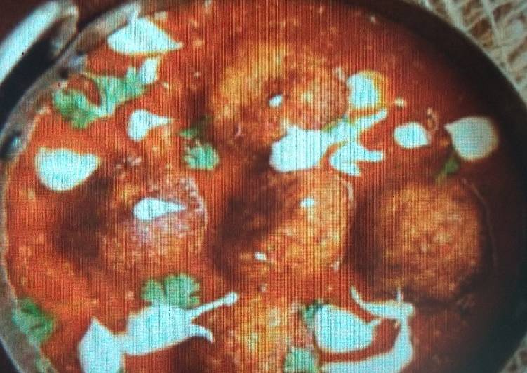 Recipe of Perfect Peach and paan koftas curry in Korma sauce