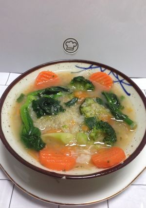Una foto de Sopa de Quinua con Vegetales!!