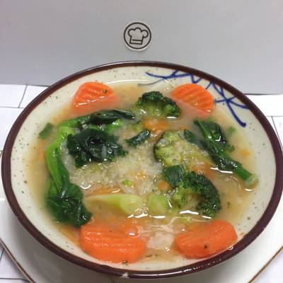 Sopa de Quinua con Vegetales!! Receta de yenit julia tajiri- Cookpad