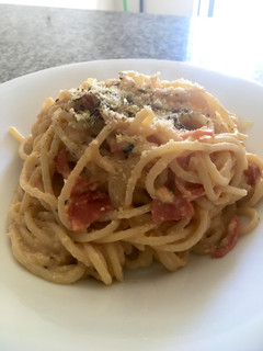 Una foto de Carbonara con jamón bbq