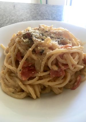 Una foto de Carbonara con jamón bbq
