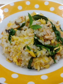 起司鮭魚九層塔炒飯 的食譜成品照片