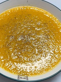 Una foto de Crema de Zanahoria con Col China