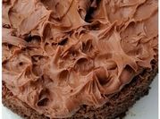 Una foto de cobertura de chocolate para repostería