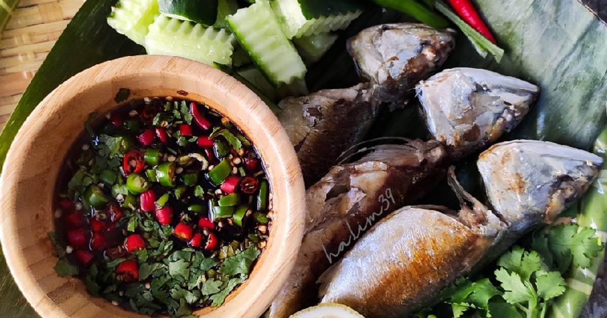 Resipi Ikan Kembung Bakar Cicah Sambal Kicap Daun Ketumbar Oleh Ha Lim39 Cookpad