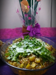 ઉંધીયું (Undhiyu Recipe In Gujarati) રેસીપી મુખ્ય ફોટો